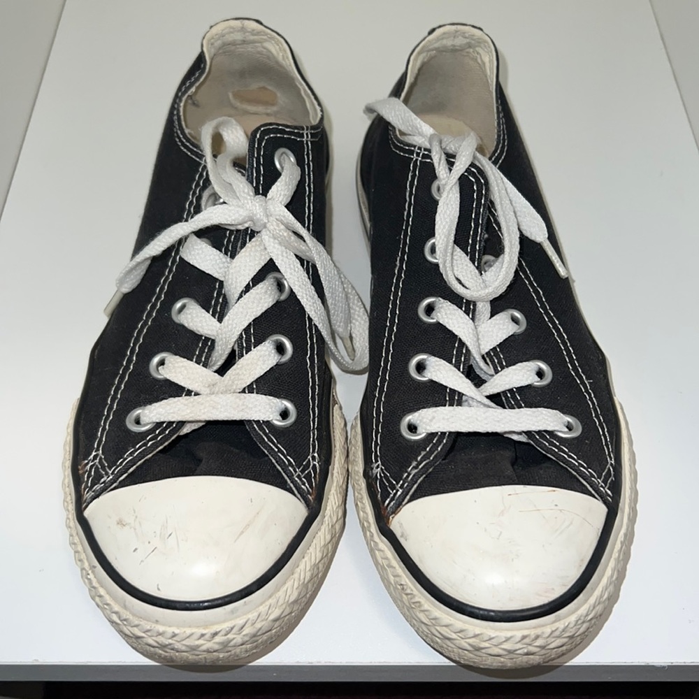 Converse All Star Sneakers Black Mens size 3. Womens size 5  Great condition